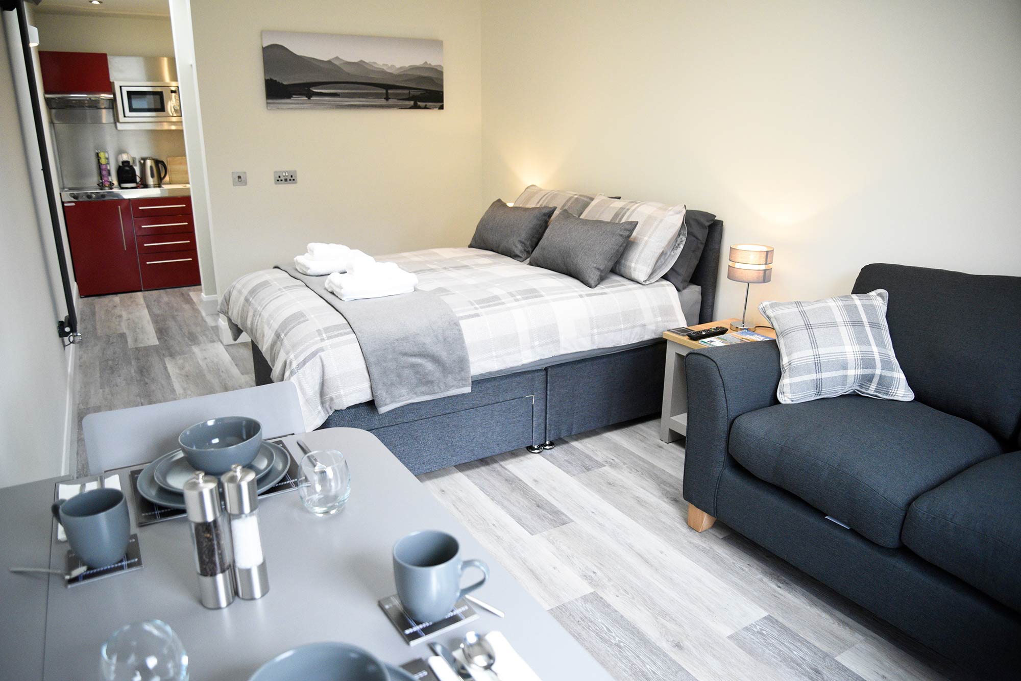 The pipers hut open plan portree self catering